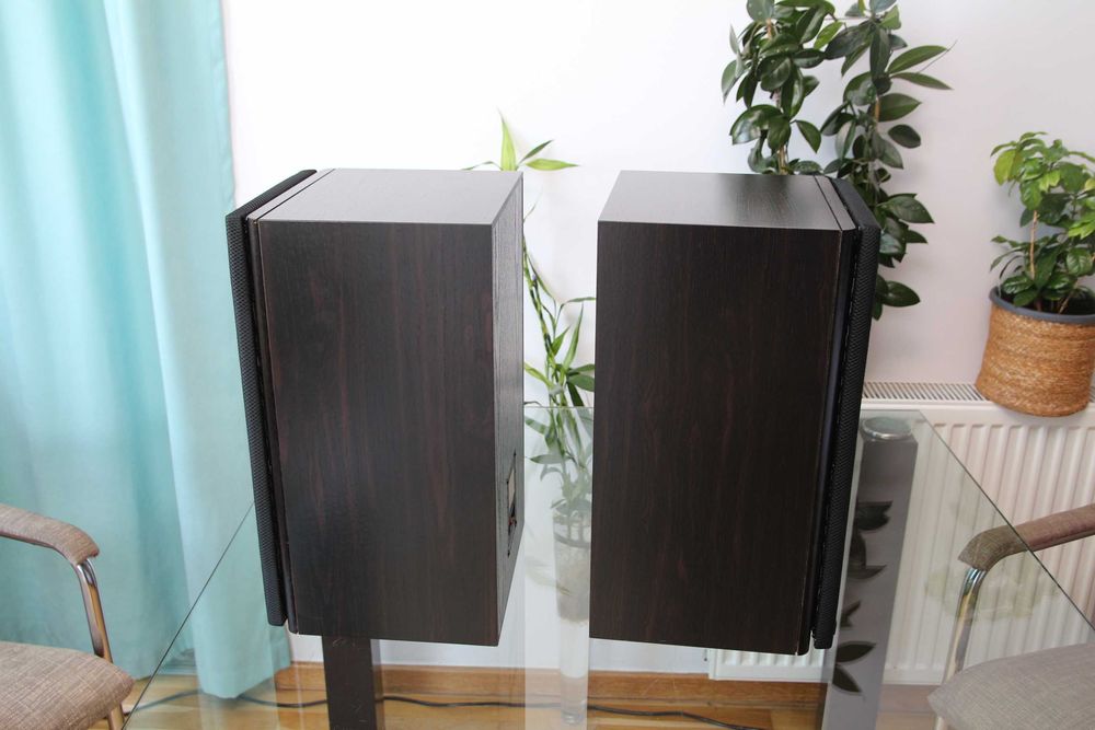 Pereche boxe Yamaha NS-S30i culoare negru cu maro.