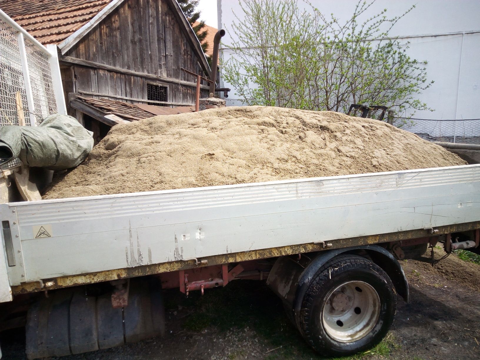 Transport beton,nisip,pietriș,materiale de constructii, pamant vegetal