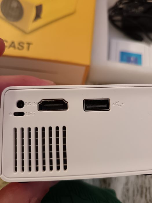 Нов Мини проектор