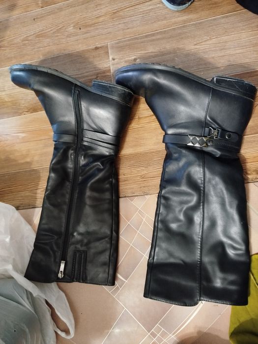 Продам женские обувь зимние сапоги куртка шапка