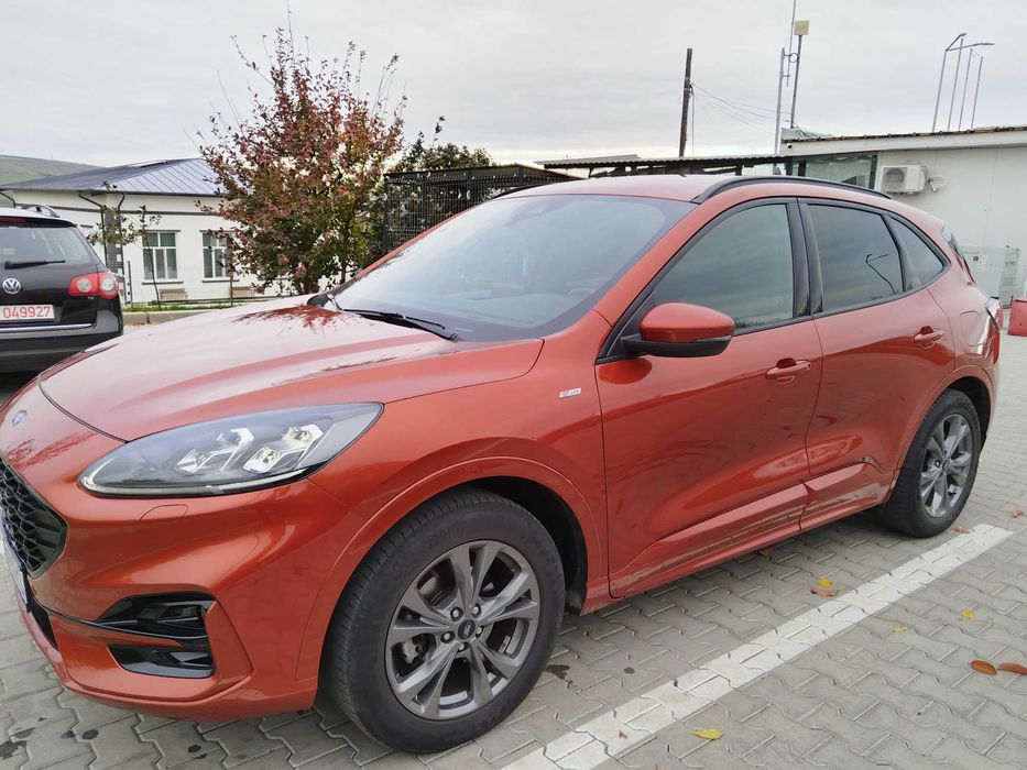 Ford Kuga ,2021 ,model STline ,motor 1500 cm ,150 cp,