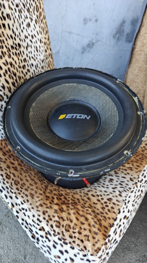 Бас каса 2000w RMS 12ка (говорител + кутия)