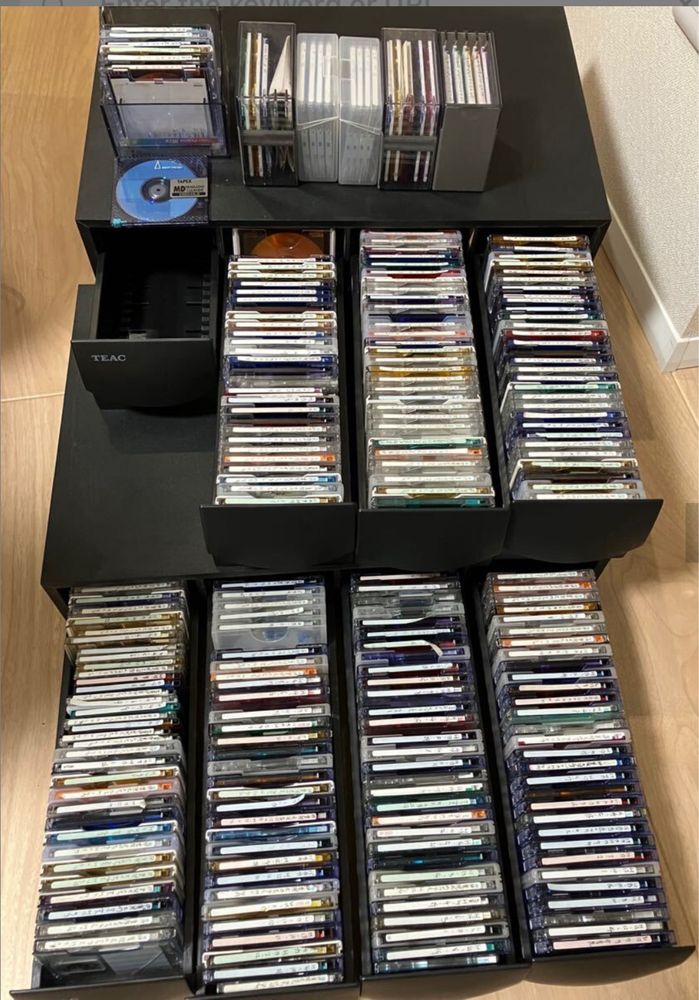 Minidiscuri noi  si folosite casete DAT calitate  japoneza