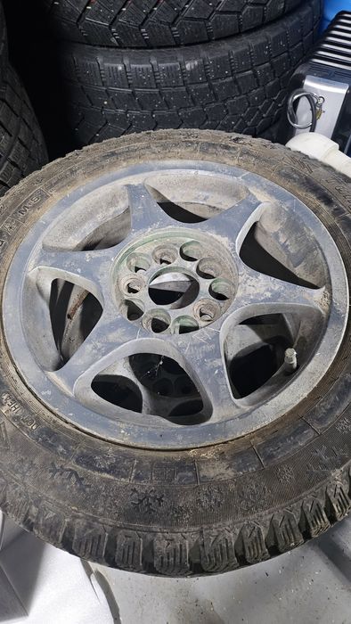 СРОЧНО! Готовый комплект шипованных шин с дисками 175/65/14