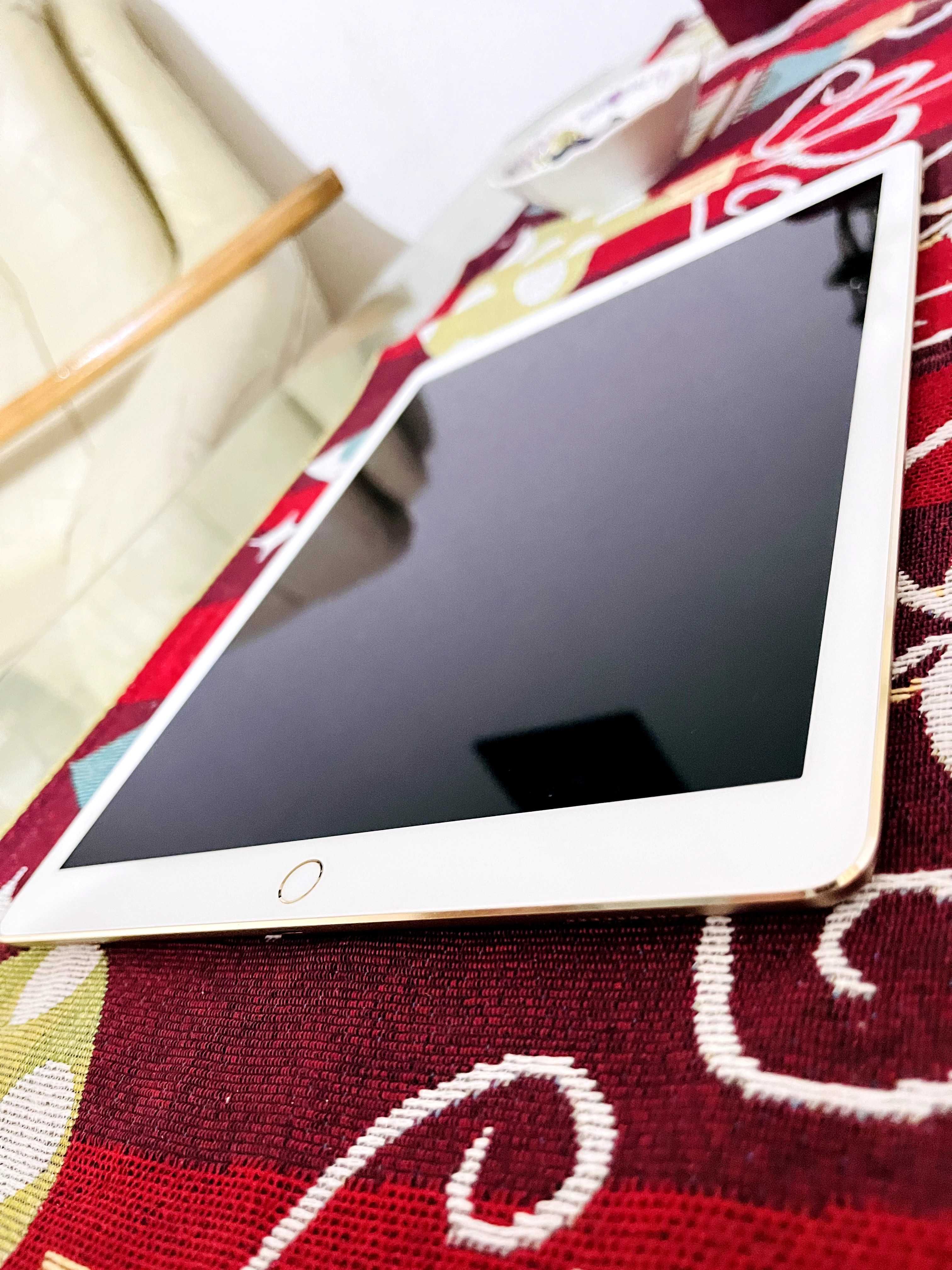 Apple iPad Pro 2 Gen 12.9" A1670 64GB Mid 2108 Wi-Fi - перфектен