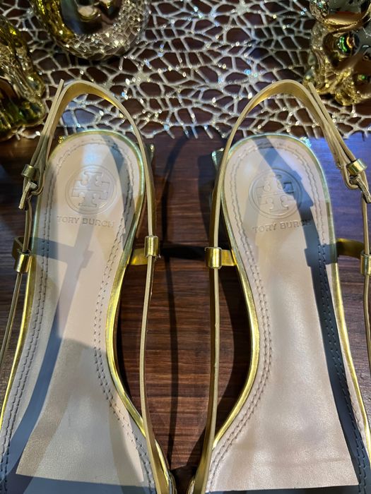 Tory Burch 
Сандали