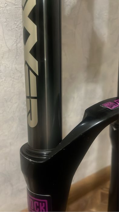 Вилка за велосипед rock shox boxxer 2017 charger 27,5