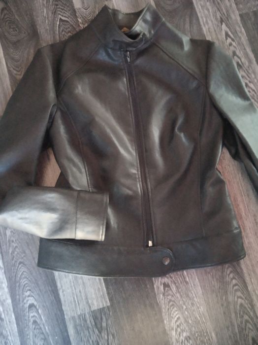 Дамско кожено яке
