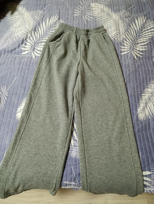 Продаётся женский костюм тройка. Новый!