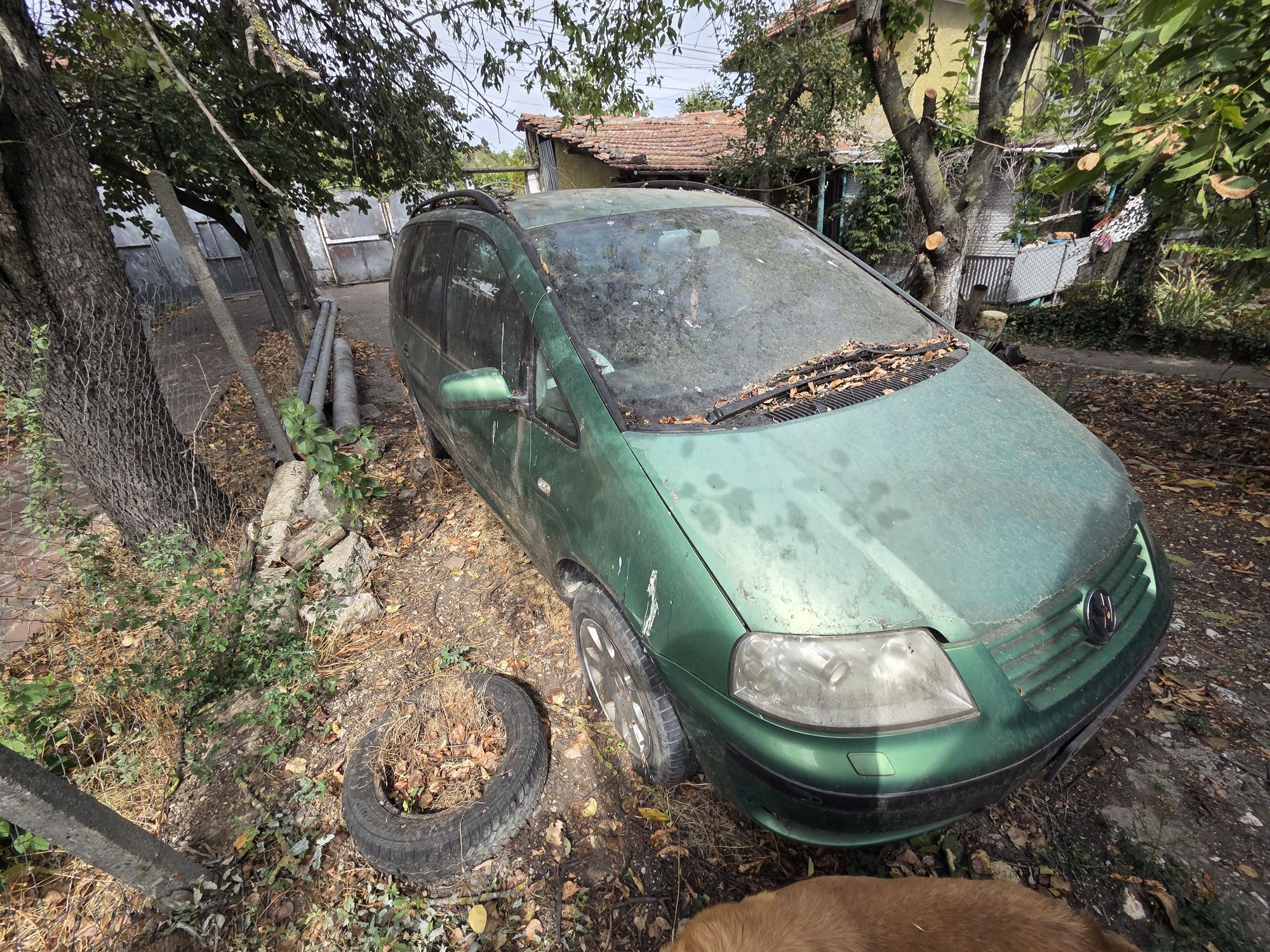 VW Sharan на части