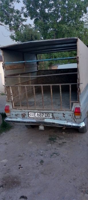 Gaz 2410 sotiladi