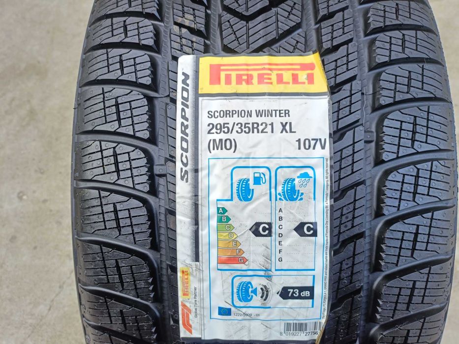 O anvelopa noua de iarna 295 35 21 pirelli scorpion winter N0