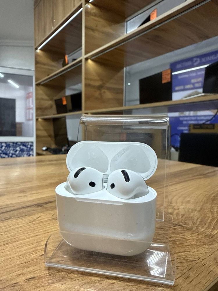 AirPods 4 series
