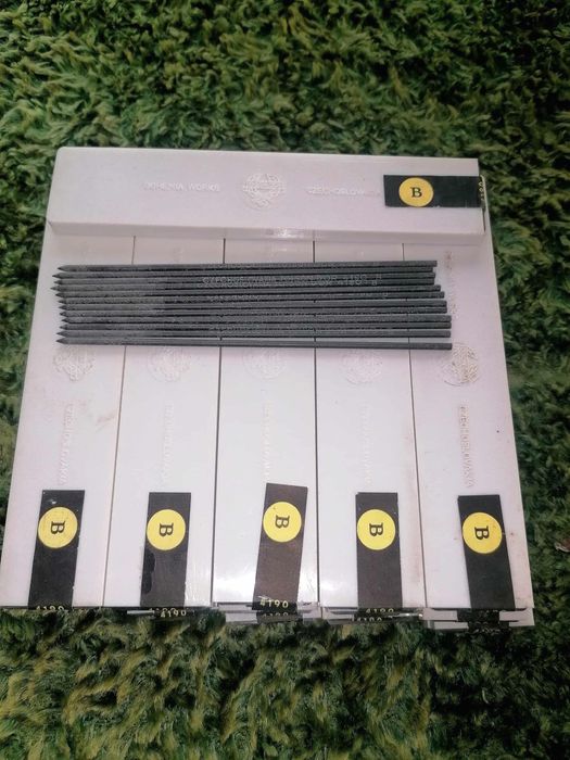 Графитени писци В