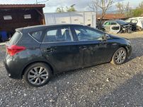 Toyota Auris 1.8 hybrid 136 кс 2014 На Части!