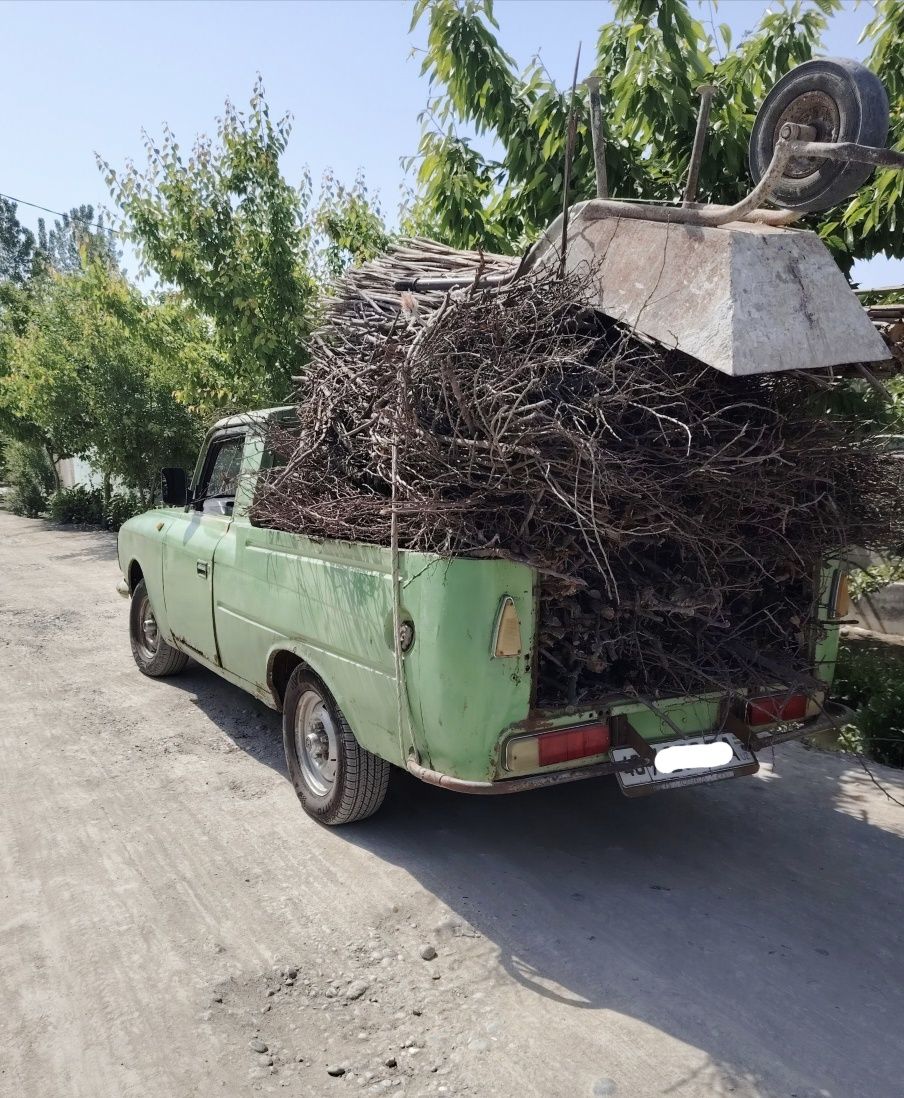 Moskvich Москвич сотилади