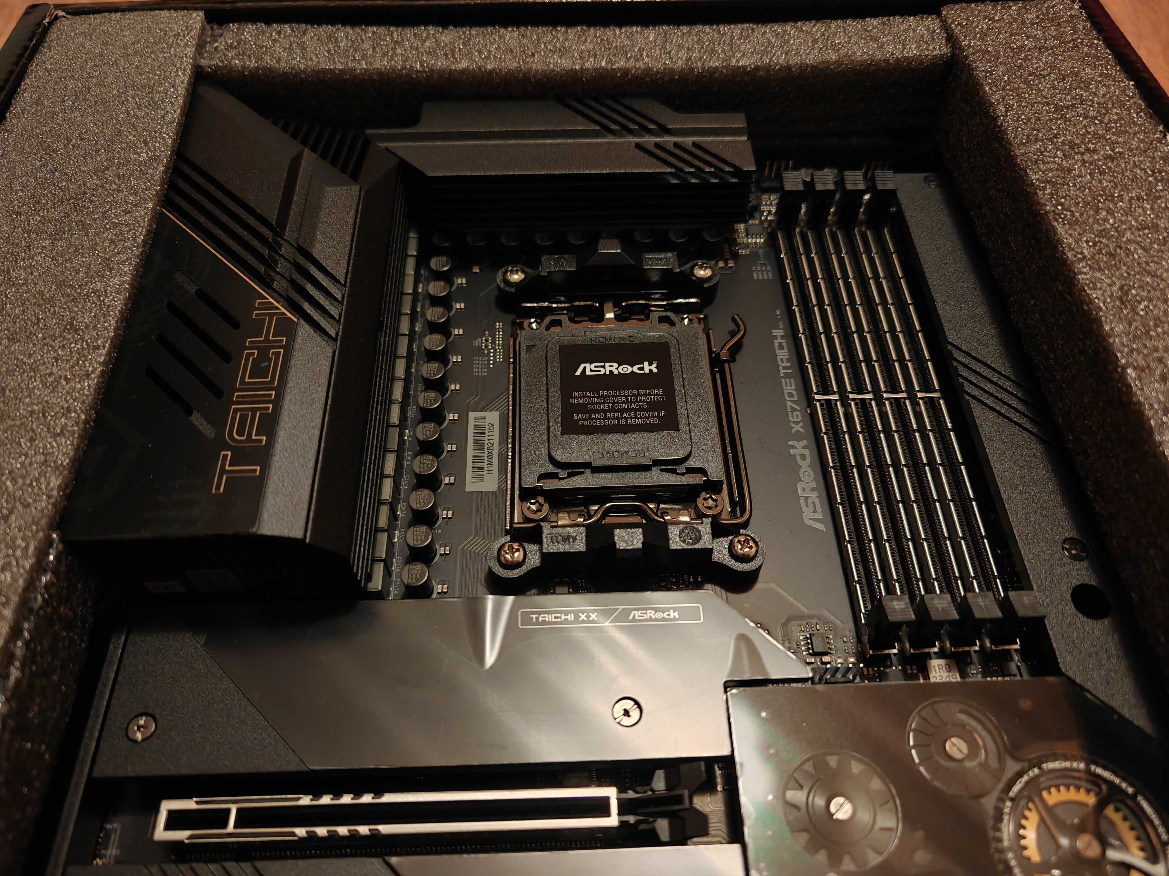 НОВА ! Дънна платка ASRock X670E Taichi AM5
