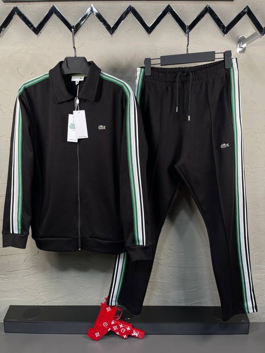 Продавам мъжки спортен комплект Lacoste