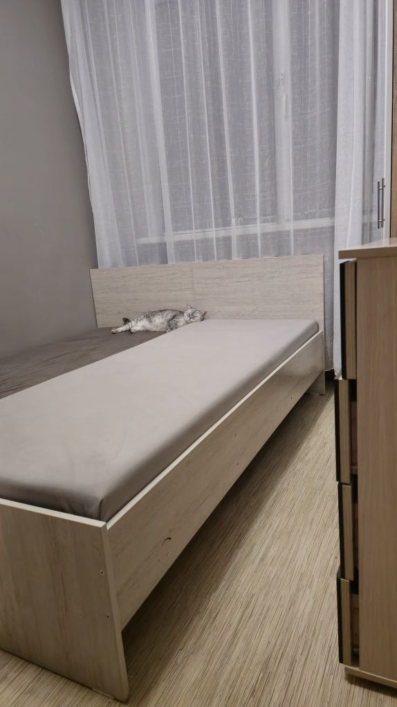 Продаются 3 аналогичные кровати.