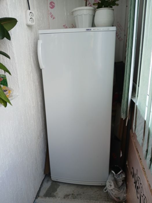 Продам морозильник