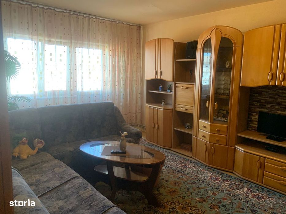 Ap. 3 camere decomandat, et.4 - str. Iasomiei, Bistrita