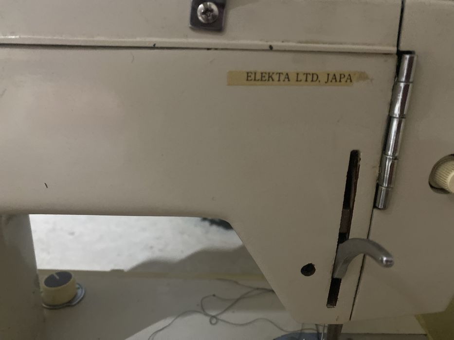 Швейная машинка электа
