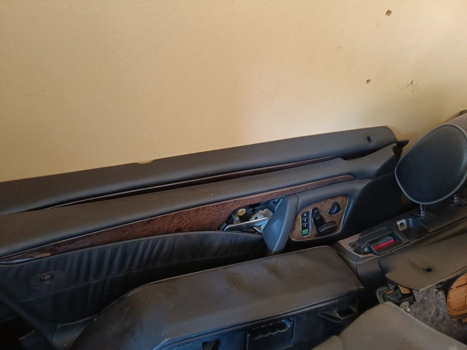 Продавам салон за Мерцедес  w240