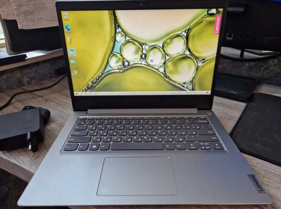 Ноутбук Lenovo Corei3 модель idiapad3 14IIL05