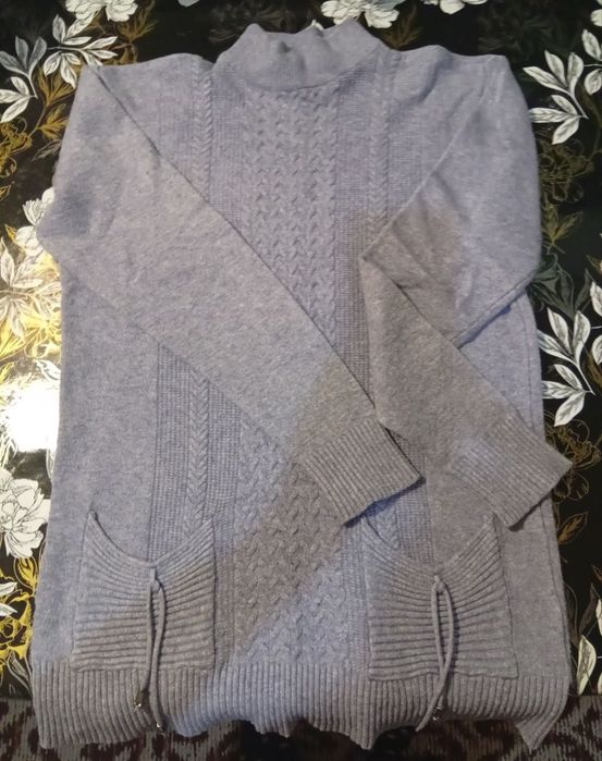 Продам кофту новую из ангорки