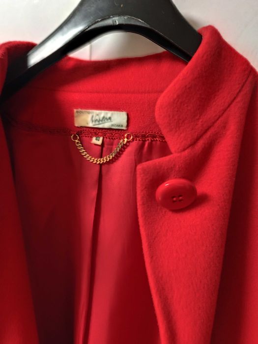 Ефектна и топла червена пелерина