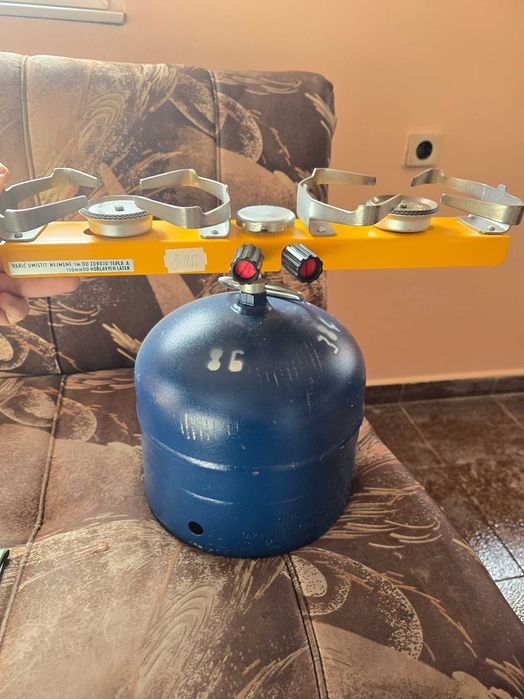 Газова бутилка с котлони подходяща за домакинство така и за къмпинг