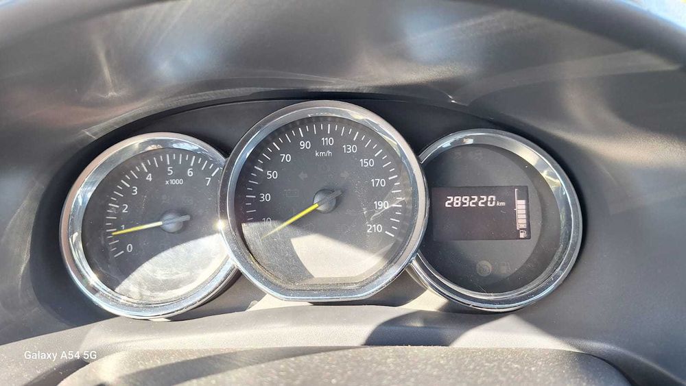 Vand Dacia Logan Prestige 1,5 DCI . 4700 Eur , negociabil