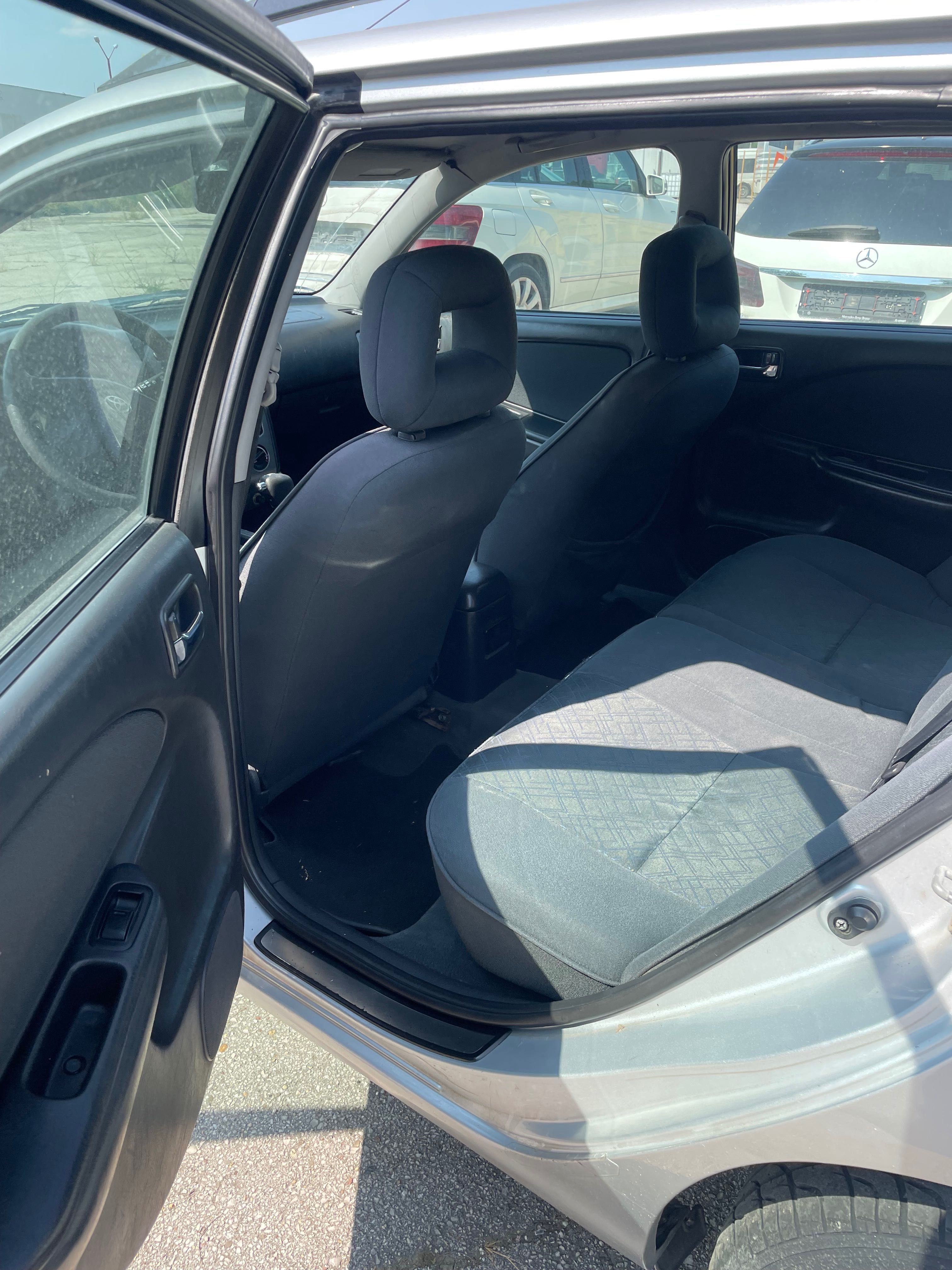 Toyota Avensis 1.8 vvti , автоматик