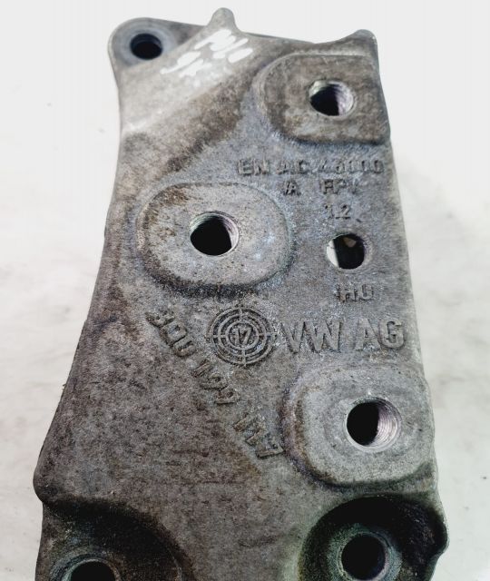 Suport motor 2.0 tdi 3q0199117 Volkswagen VW Passat B8  [din 2014 pana  2020] seria