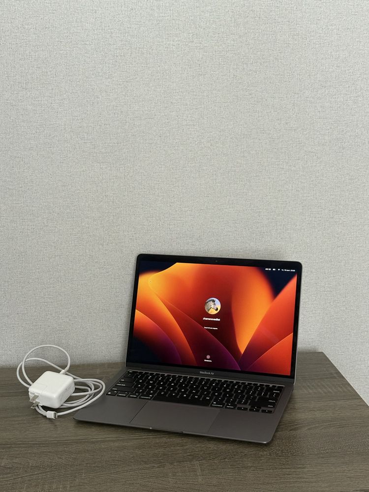 Macbook M1 8/256 Макбук М1 8/256