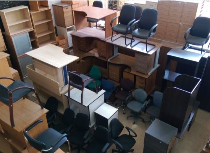 Распродажа офисной мебели.Столы,стулья,кресло,шкафы и тому подобное