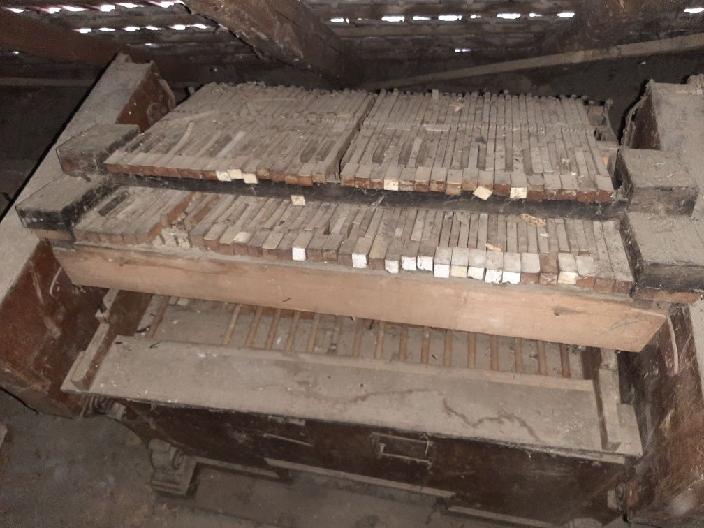 Pian orga vechi lemn masiv de restaurat masa 150 ani