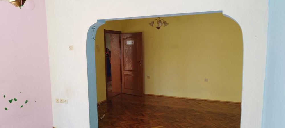 Продава се Тристаен апартамент в Стара Загора, Център - 100 кв.м за 1420 €/кв.м - Снимка #5