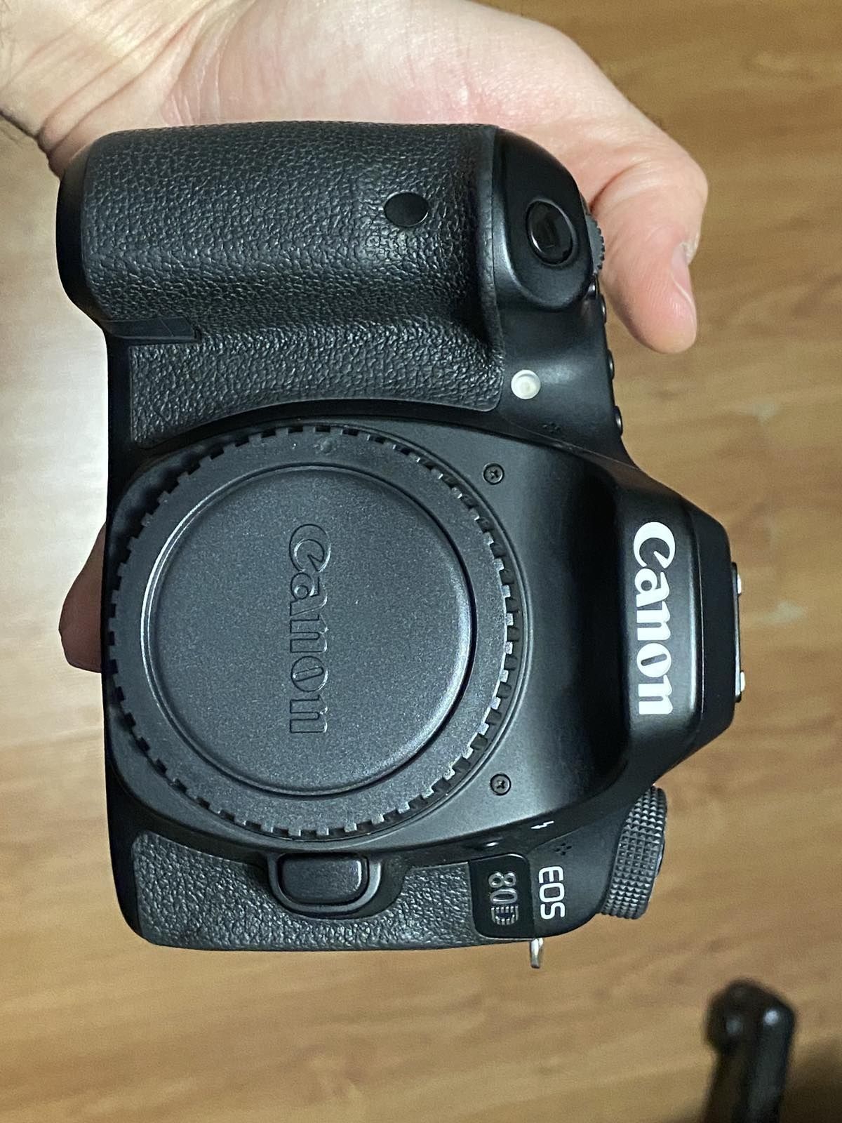 Фотоапарат Canon 80D + 2 батерии и обективи