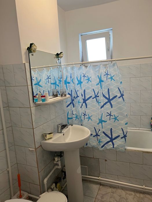 Închiriez apartament două camere