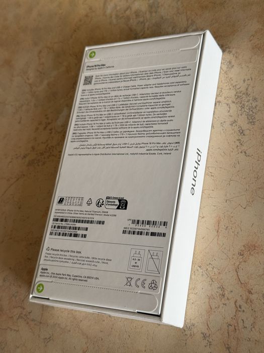 *НОВ* Apple iPhone 16 Pro Max, 256 GB, Natural Titanium