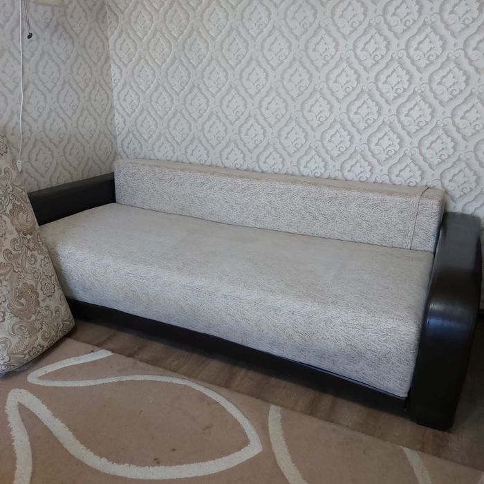 Продается диван в хорошем состоянии