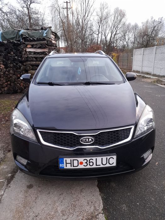 Vând Kia Ceed 1.6 Diesel 2012