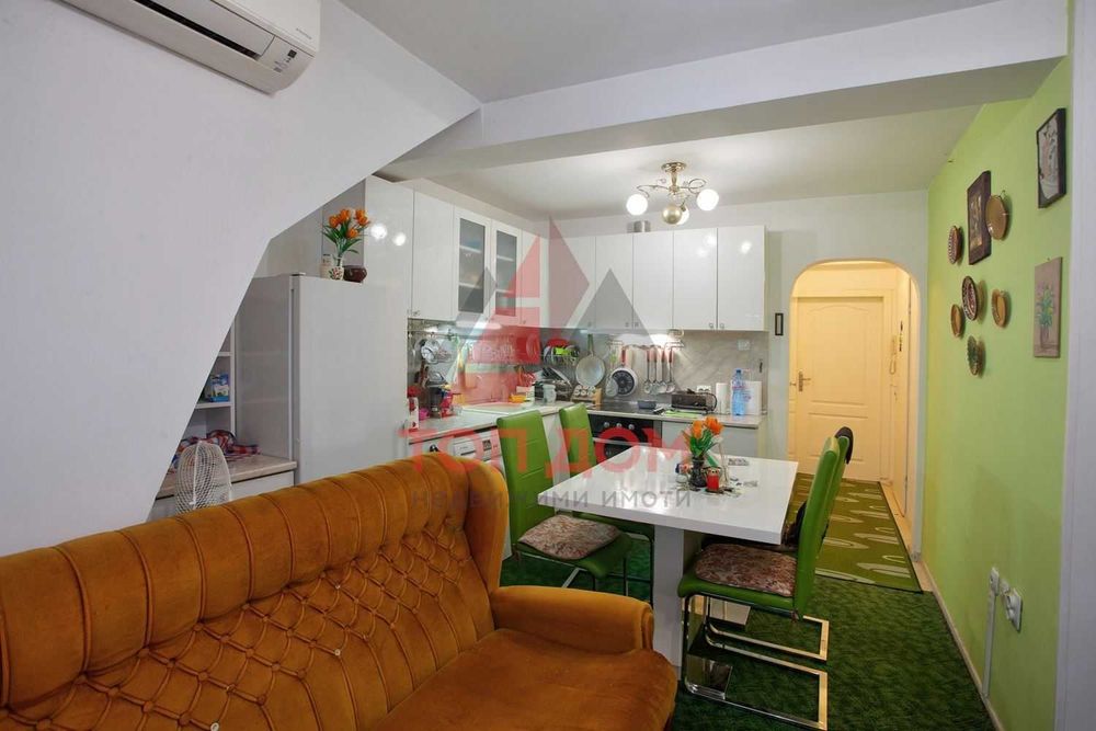 Дава се под наем Двустаен апартамент в Варна, Колхозен пазар - 60 кв.м за 306 € - Снимка #1