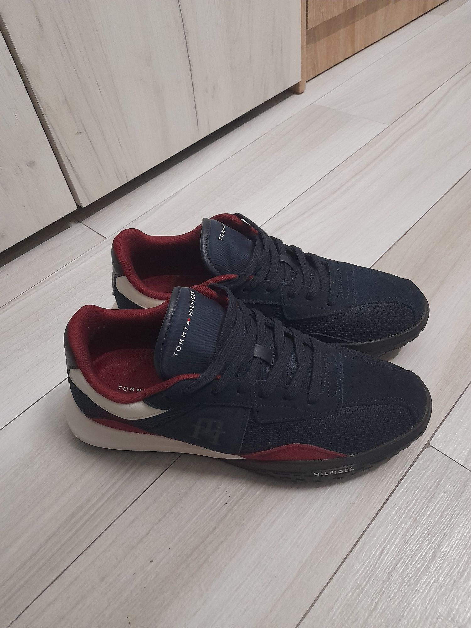 Adidași Tommy Hilfiger nr.43