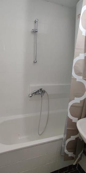 Дава се под наем Двустаен апартамент в Бургас, Меден рудник - зона А - 66 кв.м за 255 € - Снимка #6