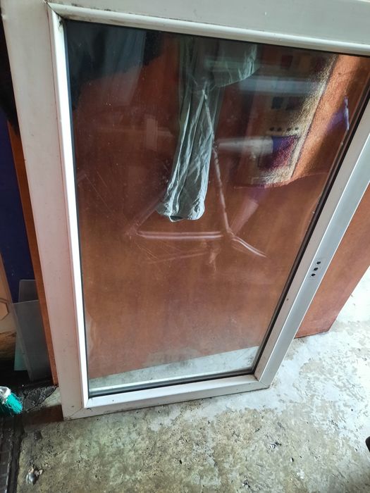 Vând geamuri termopan diferite dimensiuni,fără tocuri.