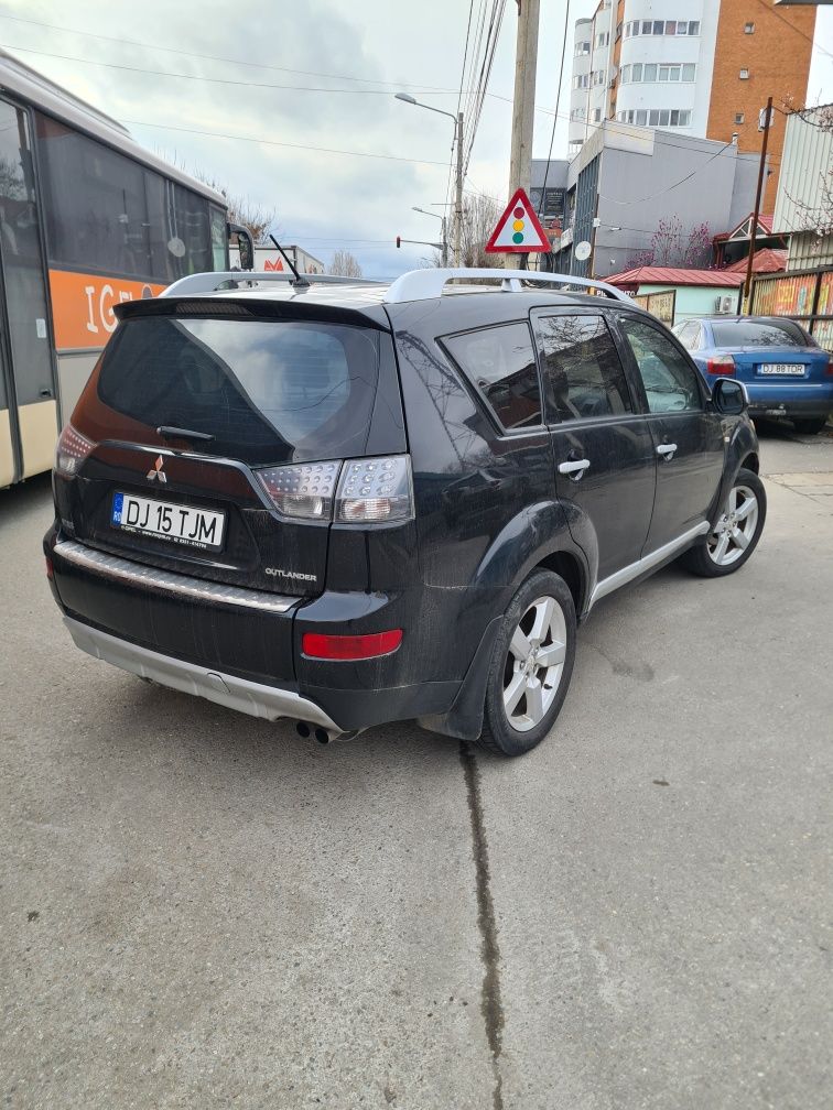 Vând Mitsubishi Outlander 2007,2000Diesel km222.000 reali