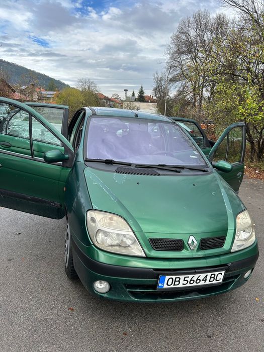Автомобил Рено Сценик