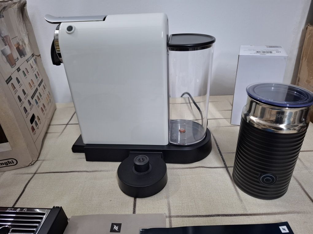 Кафемашина с капсули Nespresso CitiZ и Aeroccino 3,19 bar, 1720W.
